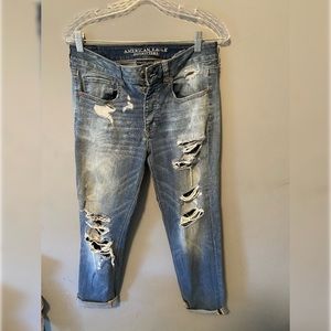 American eagle tomgirl distressed jean. Cuffed bottom. Medium wash. Size 6